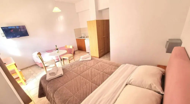 Трёхместный номер Standard с балконом и с видом на сад Archontiko Hotel
