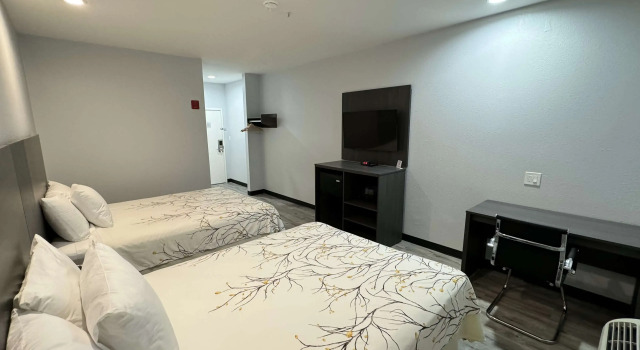 Четырёхместный номер Standard Americas Best Value Inn & Suites Haltom City Ft. Worth