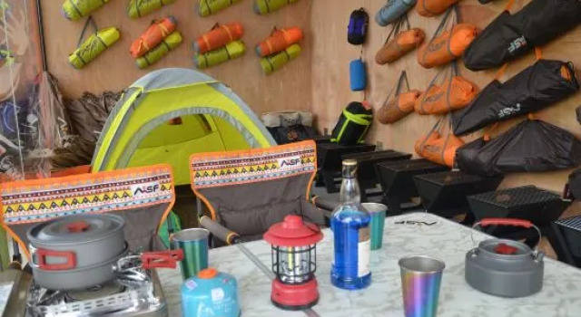 Longqi Tribe· Starry Sky Camping (Duyun Shanmu Lake Park), Boek Camping Autonome Buyei & Miao prefectuur Qiannan 