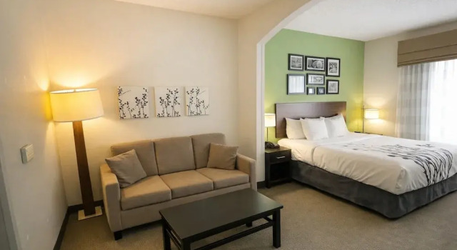 Одноместный номер Deluxe Express Inn & Suites