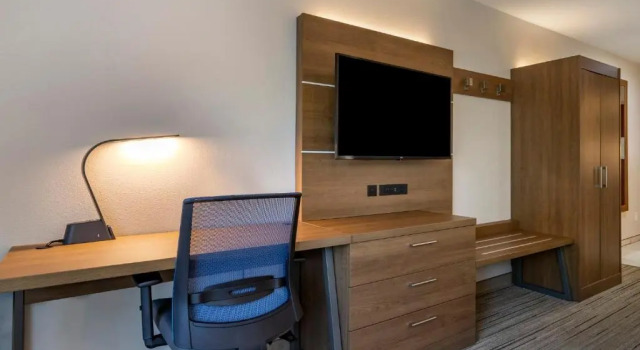 Люкс Holiday Inn Express Hotel and Suites Natchitoches by IHG