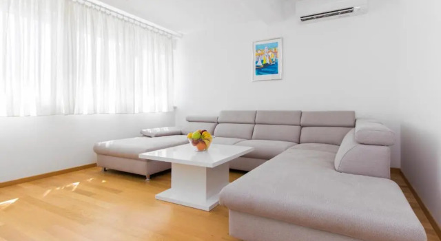 Апартаменты с 3 комнатами Apartment Royal