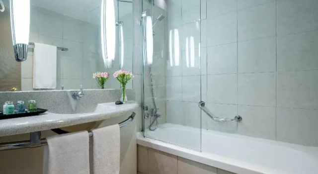 Superior- tredobbelt værelse Leonardo Hotel Jerusalem