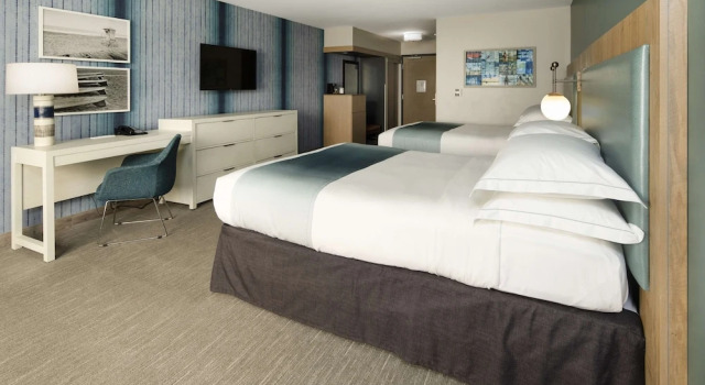 Четырёхместный номер SunCoast Hotel Anaheim, Tapestry Collection by Hilton