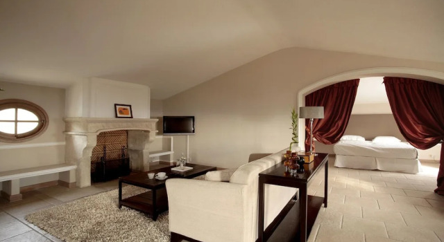 Люкс Hôtel & Restaurant Alain Llorca