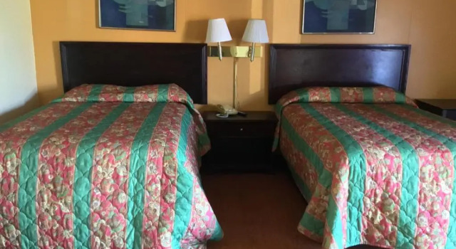 Четырёхместный номер Standard Skyland Inn