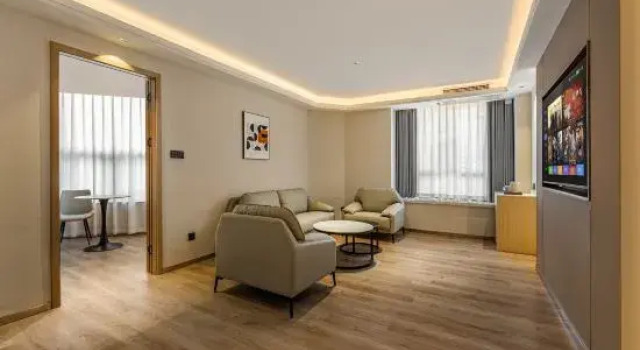 Двухместный люкс Deluxe Wind bell Hotel (Foshan Guicheng Metro Station)