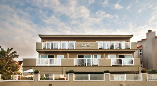 Beachwalk Villas, Забронировать Отель Карлсбад San Diego County, рядом с New Village Arts Theatre