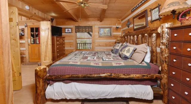Bear Nekkid 1 Bedroom 1 Bathroom Cabin, Reserva ahora Hotel Bluff Mountain Estados Unidos