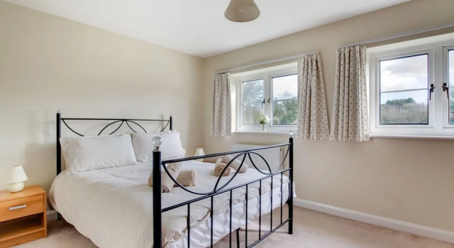 Serene Holiday Home in Hawkinge With Garden