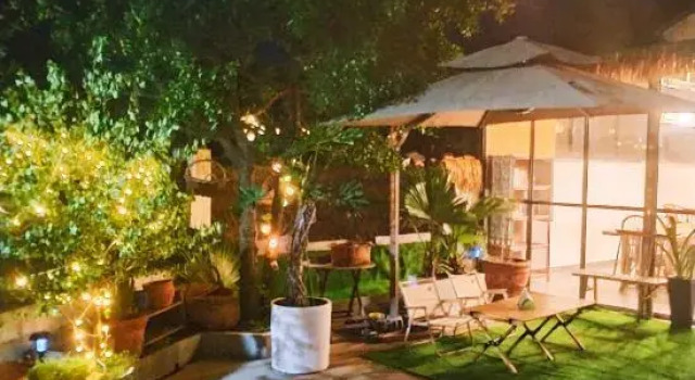 Кровать в общем номере с 6 комнатами Suzhou Tai lake Xishan Island Tranquil Small Courtyard Villa