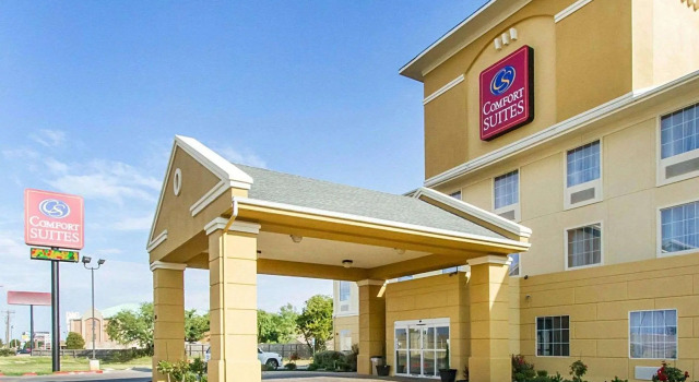 Кровать в общем номере Comfort Suites University