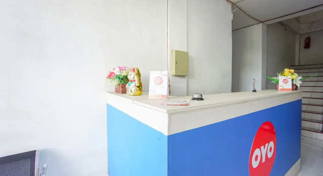 Edward Residence Malalayang by OYO Rooms