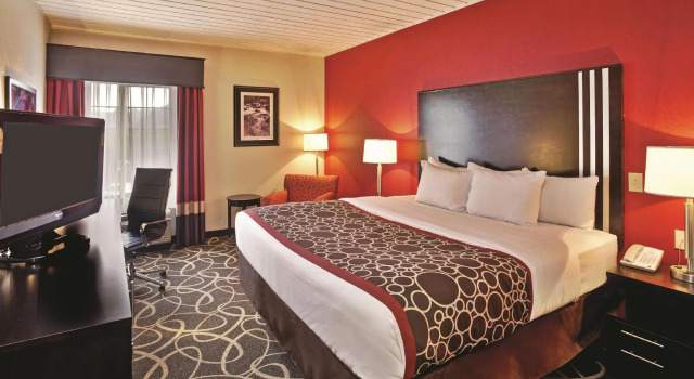 Двухместный номер Standard La Quinta Inn & Suites by Wyndham Elkview - Charleston NE