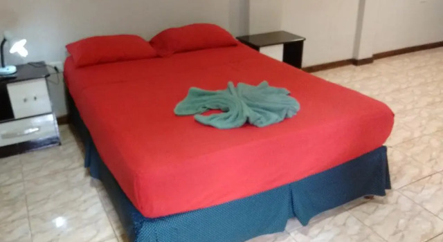 Apart Hotel El Duende, Забронировать Отель Отели Пуэрто-Игуасу с парковкой, рядом с Магазин беспошлинной торговли города Пуэрто-Игуасу, Парковка