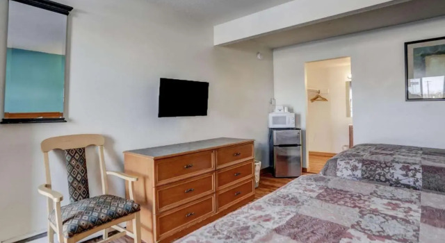 Четырёхместный номер Standard Americas Best Value Inn Greeley