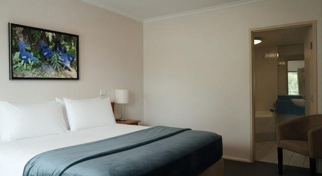 Люкс c 1 комнатой с балконом Heritage Cairns Hotel