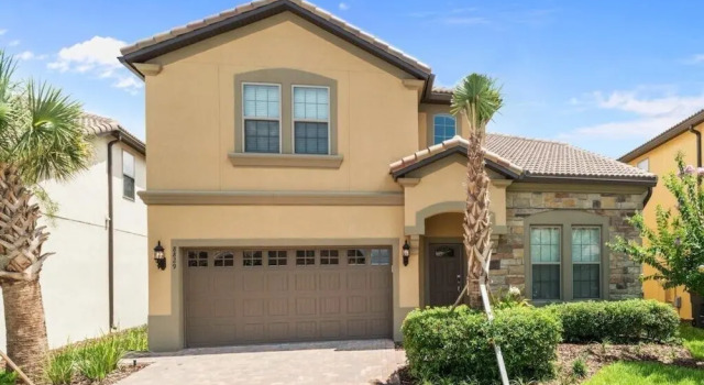 Spacious 8 bedroom home, Windsor at Westside