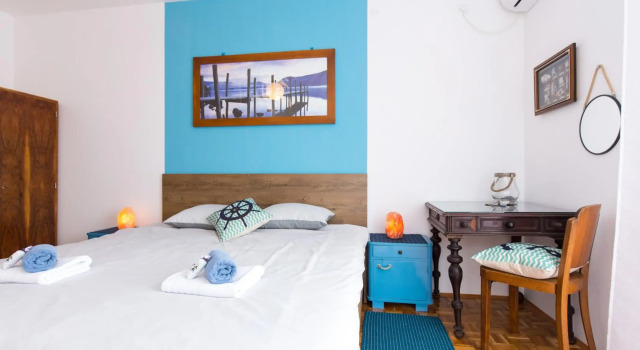 Apartment Home Away From Home, Varaa Huoneisto Hotellit Kvarner Islands uima-altaalla, Uima-allas