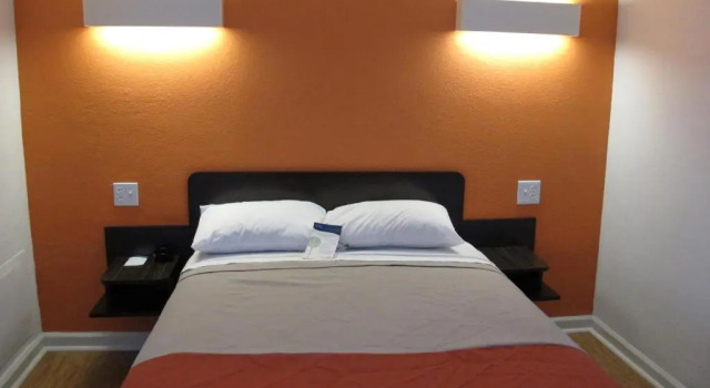 Четырёхместный номер Standard Motel 6 Baltimore MD