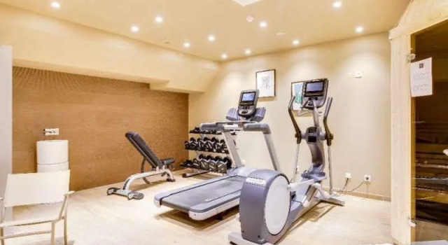 Полулюкс MomArt Hotel