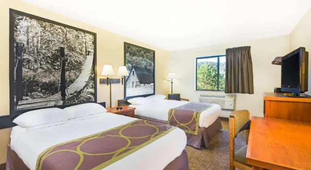 Четырёхместный номер Deluxe Super 8 by Wyndham Ripley