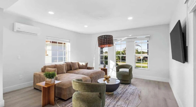 Glam Manor by Glam Homes, Book Villa Villaer i Florida, Villa