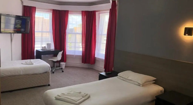 Семейный номер Standard Capital One Hotel