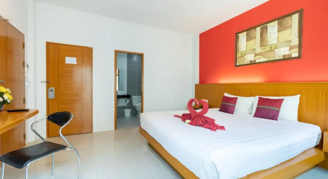 Двухместный номер Deluxe с балконом PJ Patong Resortel