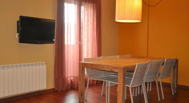 Apartaments Turístics Puigcerdà - La Closa, Reservar Hotel Puigcerdà Baixa Cerdanya