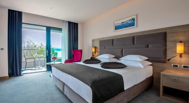 Hotel Plaza Duce, Varaa Hotelli Duće Split Region
