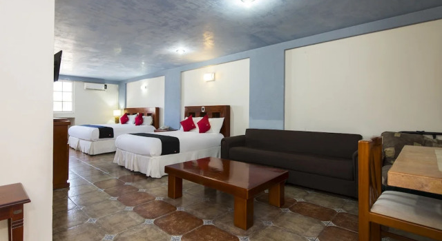 Двухместный номер Superior с балконом Suites de Reyes