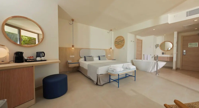 Люкс Grand с балконом TUI BLUE Victoria Menorca