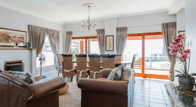 3 Bedroom Hilltop Home With Spectacular Views