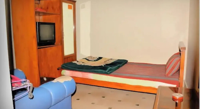 Komelion Hotel, Rezerwuj Hotel Hotele w Balochistan z parkingiem, Parking