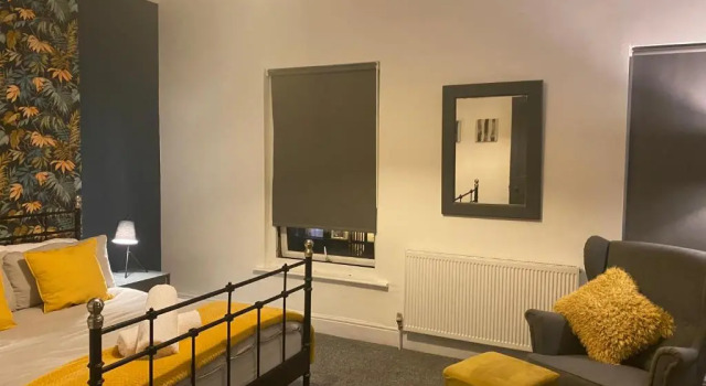 Refurbished 3 Bed House in Manchester, Boek Hotel Salford Manchester