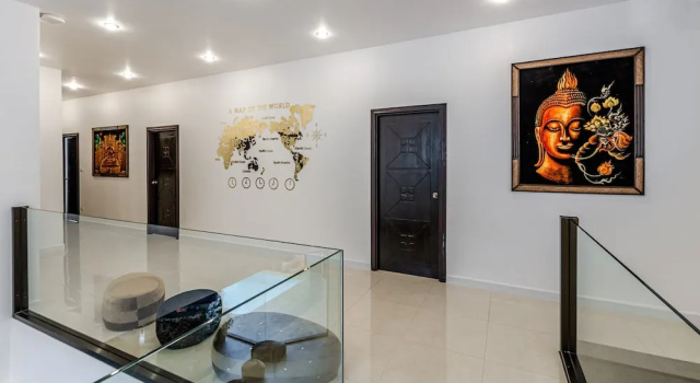 Вилла Luxury GOLDLAND Luxury Pool Villa Pattaya Walking Street 8 Bedrooms