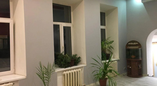 Hostel London, Забронировать Хостел Хостелы Саратова, рядом с Архиерейский дом, Хостел