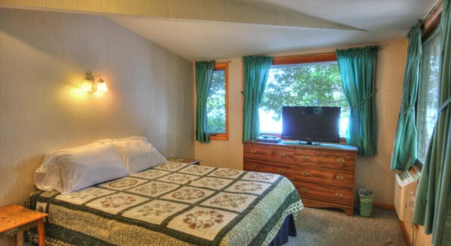 Glenmoore Lakeside Lodge, Забронировать Мини-отель Мотели Лейк-Джордж, рядом с Great Escape and Hurricane Harbor, Мотель