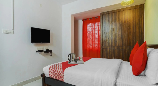 Super OYO 91856 Broholic Hotels