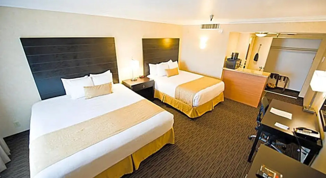 Номер Standard с видом на внутренний двор Hotel dLins Ontario Airport