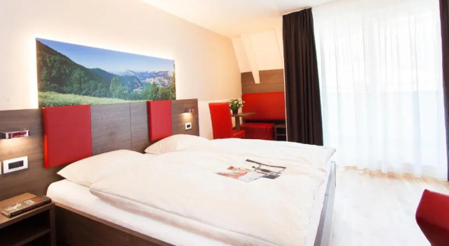 Трёхместный номер Standard с балконом Hotel Comfort Erica Dolomiti Val dAdige