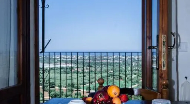 B&B Pozzo Di Luce, Book Bed and Breakfast Hotels in Fasano Area with a Pool, Swimming Pool