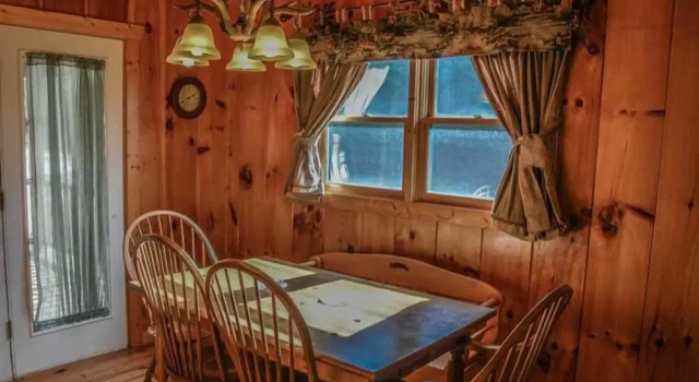 Hütte mit Balkon Kingdom Cabin 2