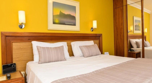 Четырёхместный номер Standard Regency Park Hotel