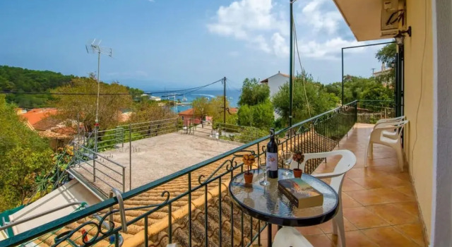 Live the Summer Dream at Gaios Cozy Retreat