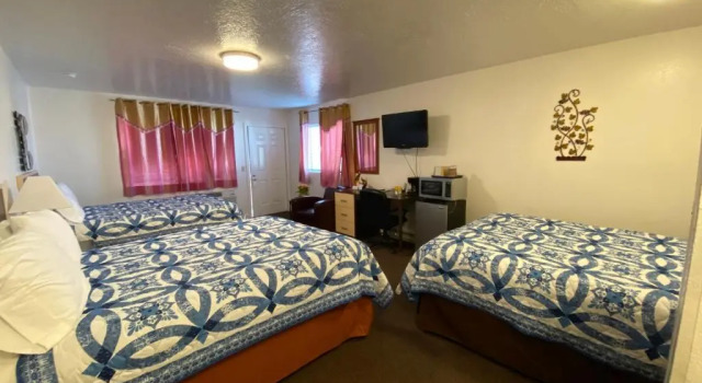 Трёхместный номер Deluxe Motel West