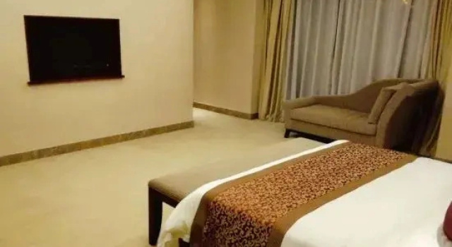 Четырёхместный люкс Superior Uchoice Hotel