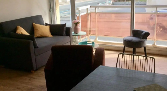 Les Obiones, Fort Mahon Plage, magnifique studio cabine 4p vue latérale mer avec balcon , parking privé gratuit, wifi, classé 2 étoiles, exposition plein sud en Baie de Somme, Varaa Huoneisto Fort-Mahon-Plage 