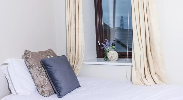 Bright 3bed sleeps 9 with secret garden 5min walk to town, Prenota Hotel Hotel a Connacht con parcheggio, Parcheggio